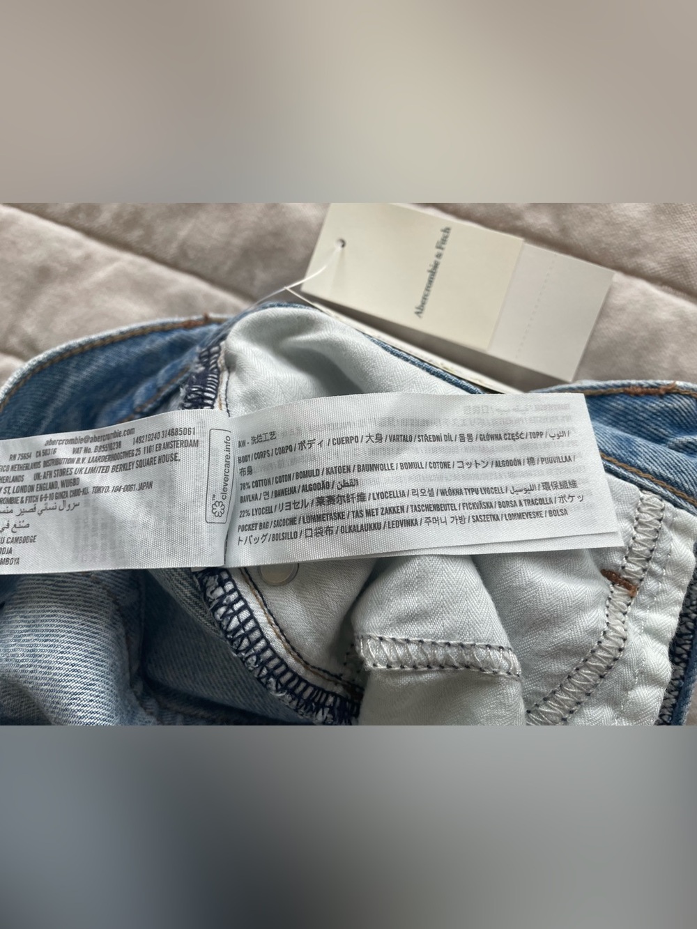 Abercrombie & Fitch High Rise Loose Denim Shorts - Picture 7 of 16